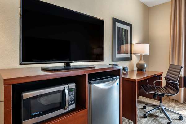  - Comfort Suites West Columbus - I-70, Exit 91