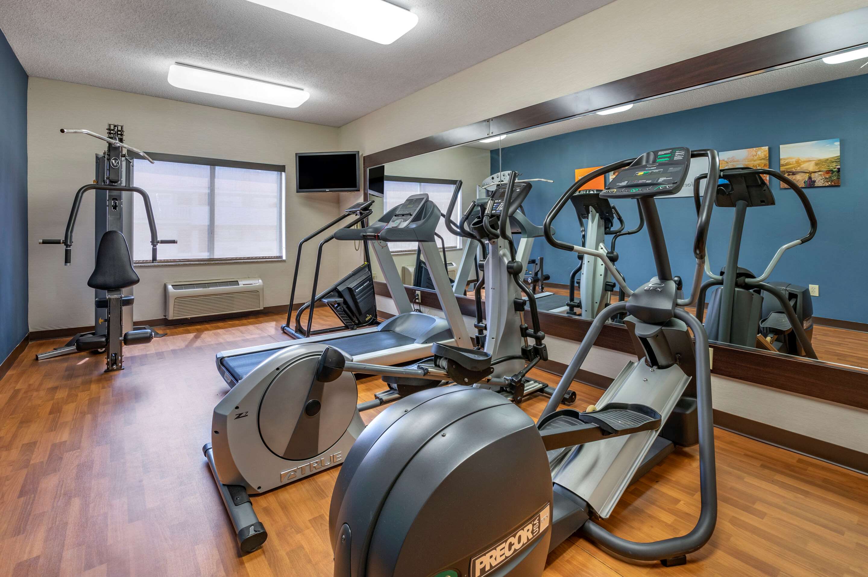 Fitness center | Comfort Suites Columbus West - Hilliard