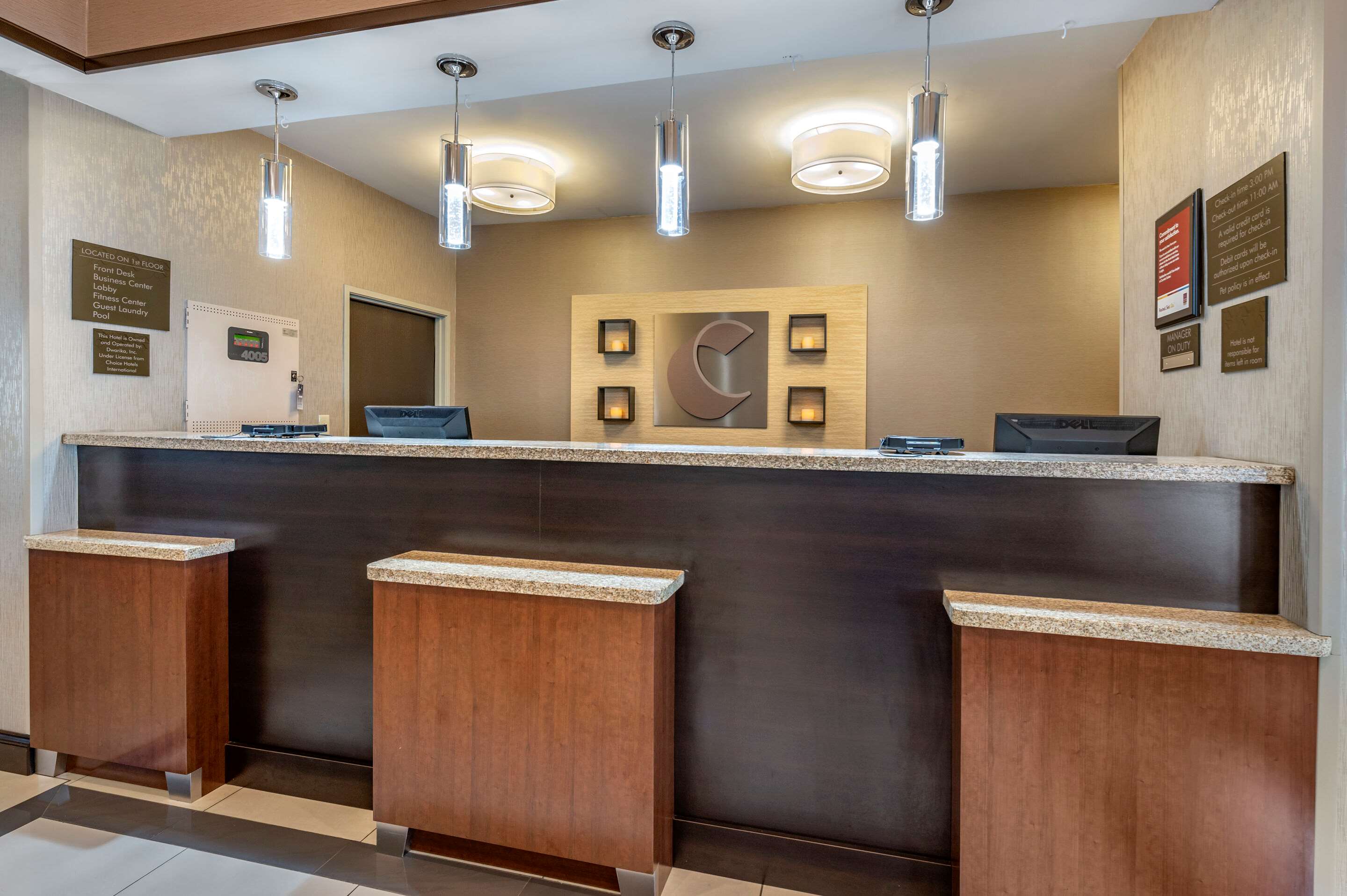 Front desk with friendly staff | Comfort Suites Columbus West - Hilliard