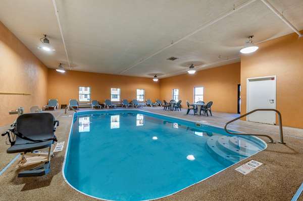 Pool - Comfort Inn & Suites East Cincinnati