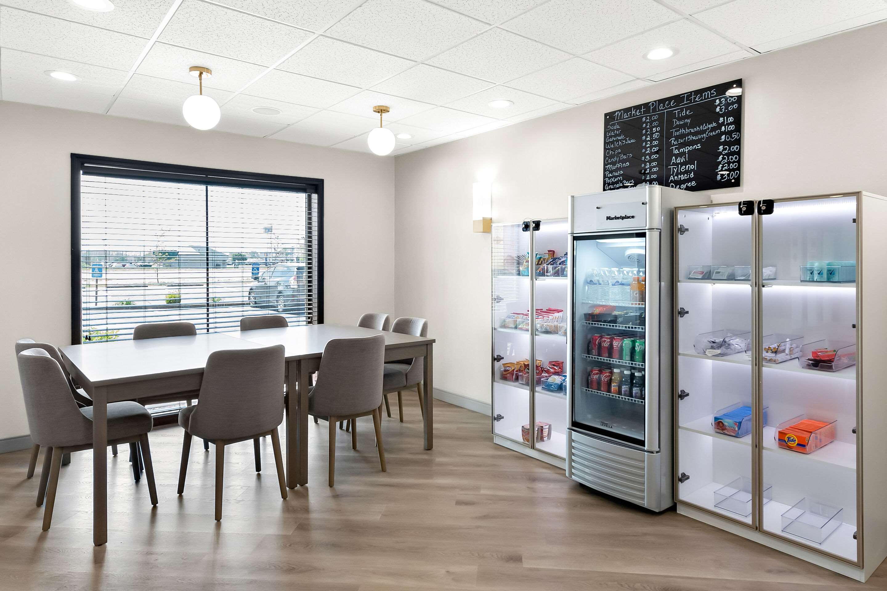 Hotel vending area | Comfort Suites Columbus