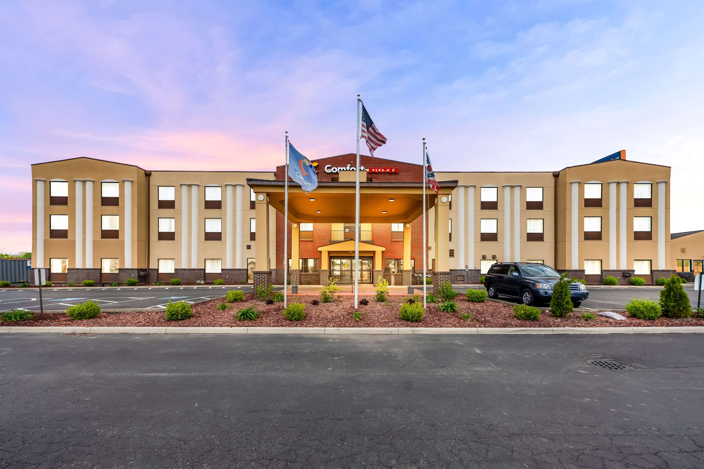 Twilight | Comfort Suites Columbus