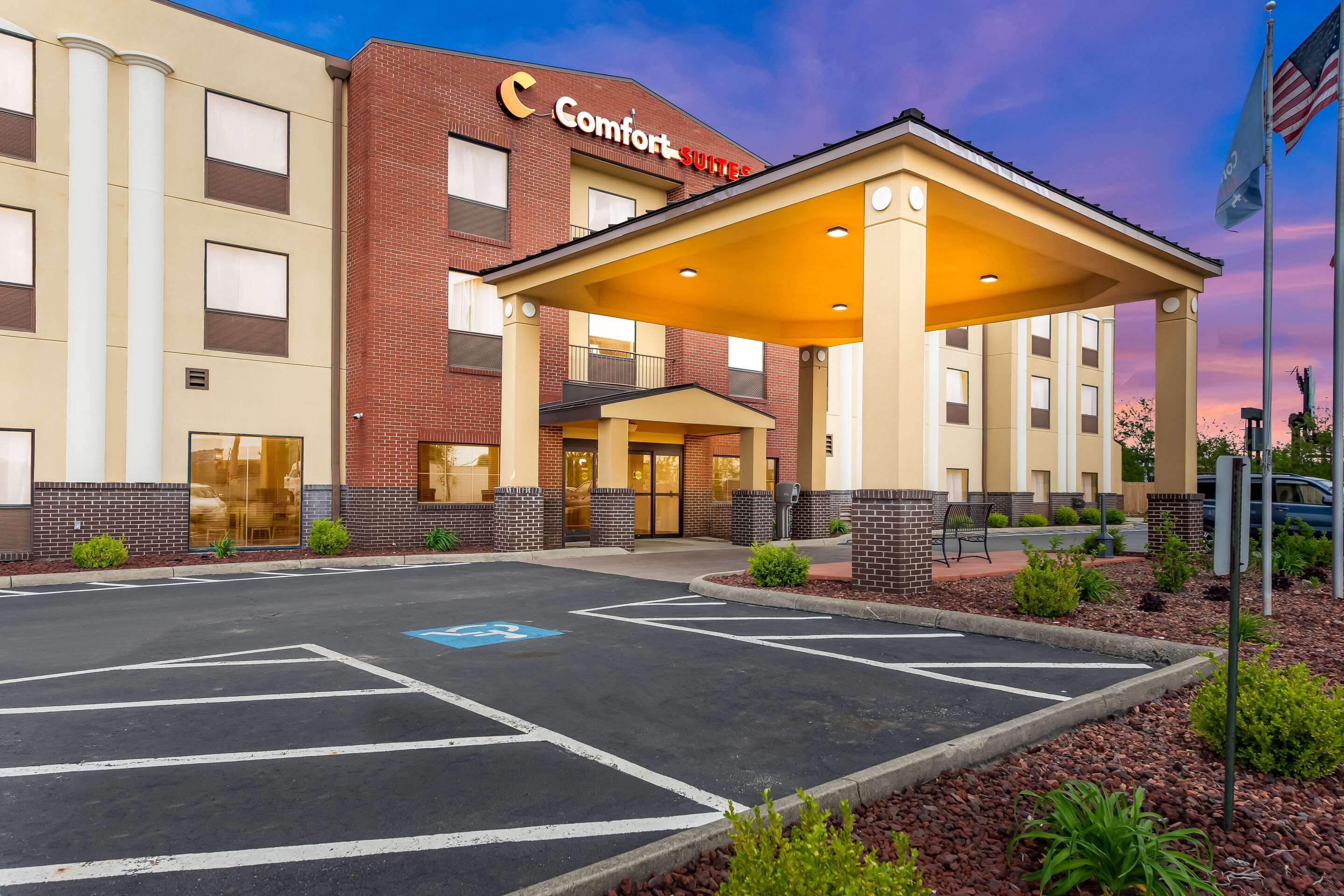 Twilight | Comfort Suites Columbus