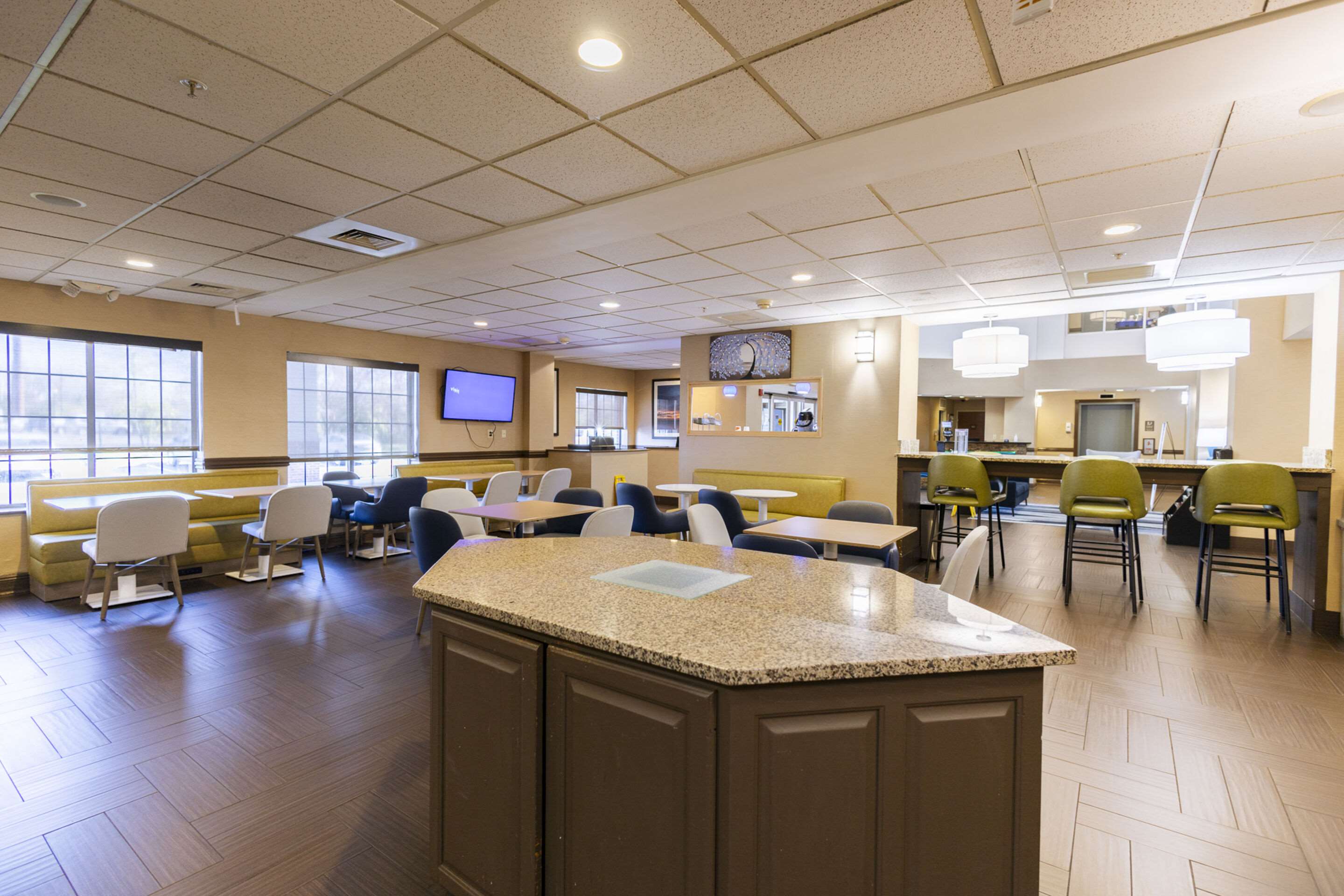Breakfast area | Comfort Suites Gatlinburg Downtown-Convention Center