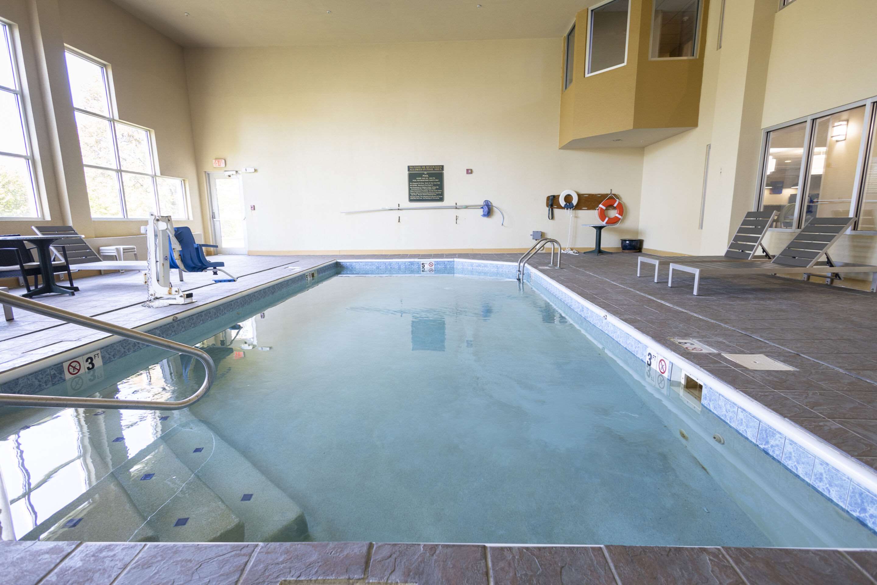 Indoor pool | Comfort Suites Gatlinburg Downtown-Convention Center