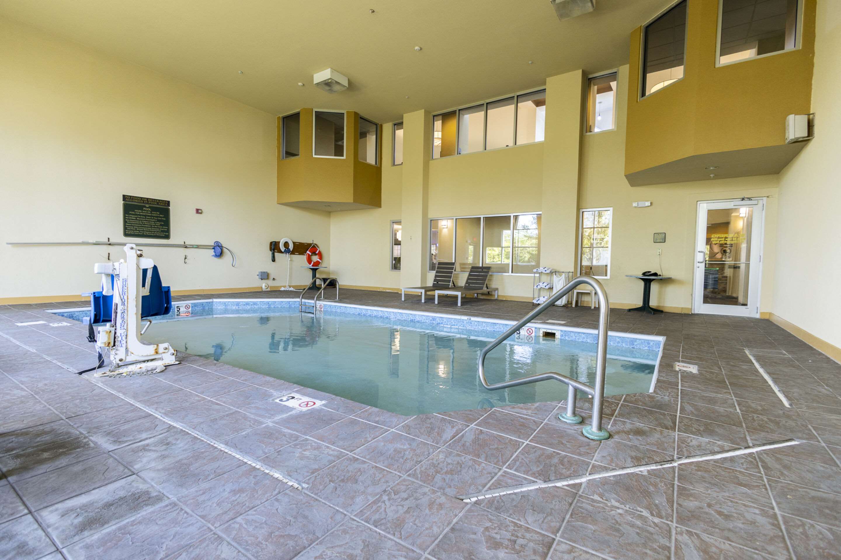 Indoor pool | Comfort Suites Gatlinburg Downtown-Convention Center