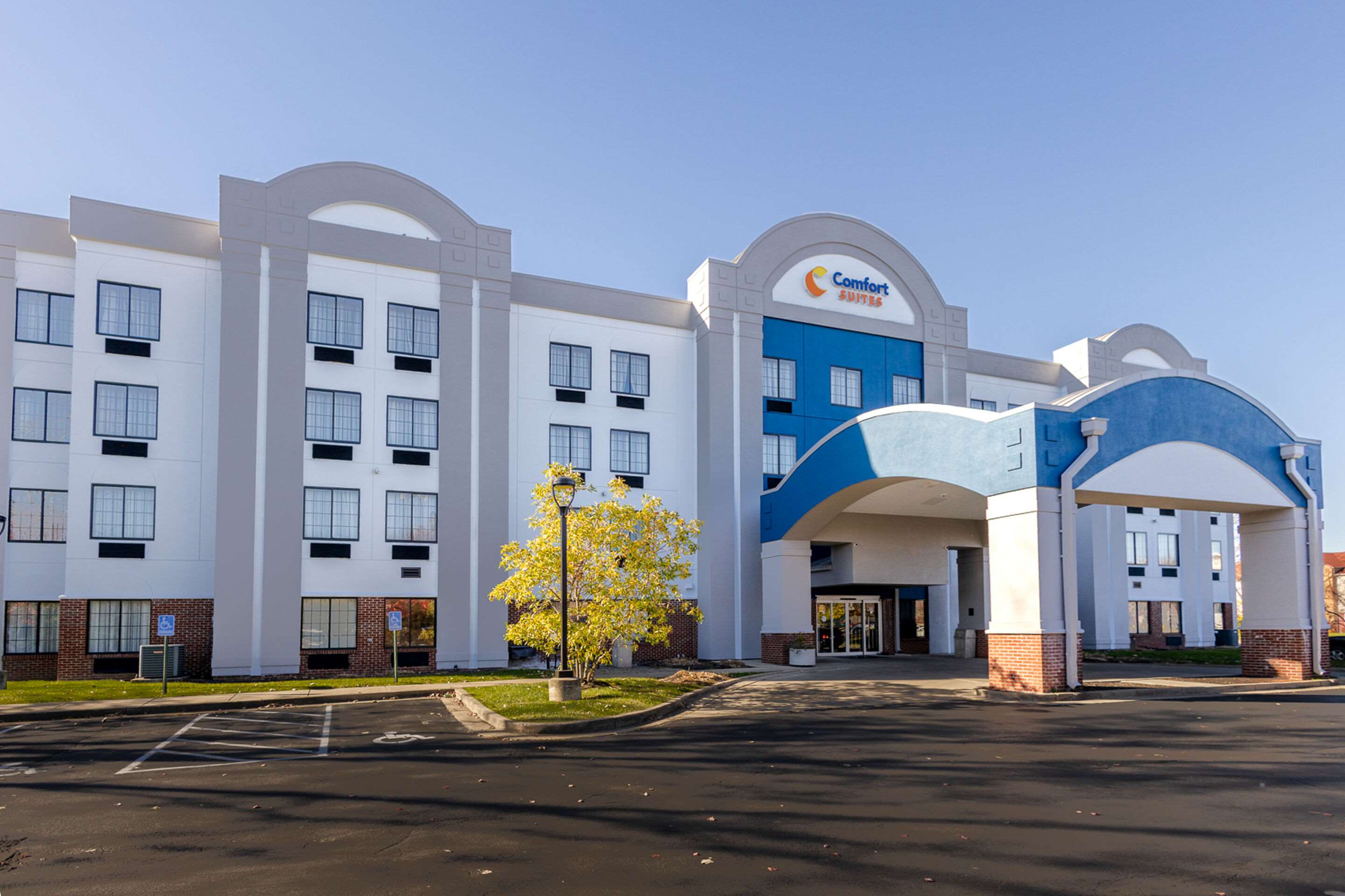 Hotel entrance | Comfort Suites Gatlinburg Downtown-Convention Center