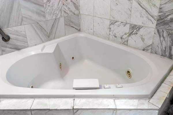 Suite - Sleep Inn & Suites Oregon - I-280, Exit 6B