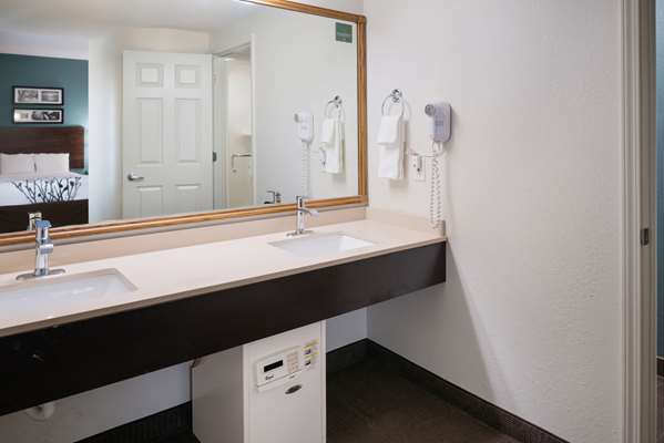  - Sleep Inn & Suites Port Clinton