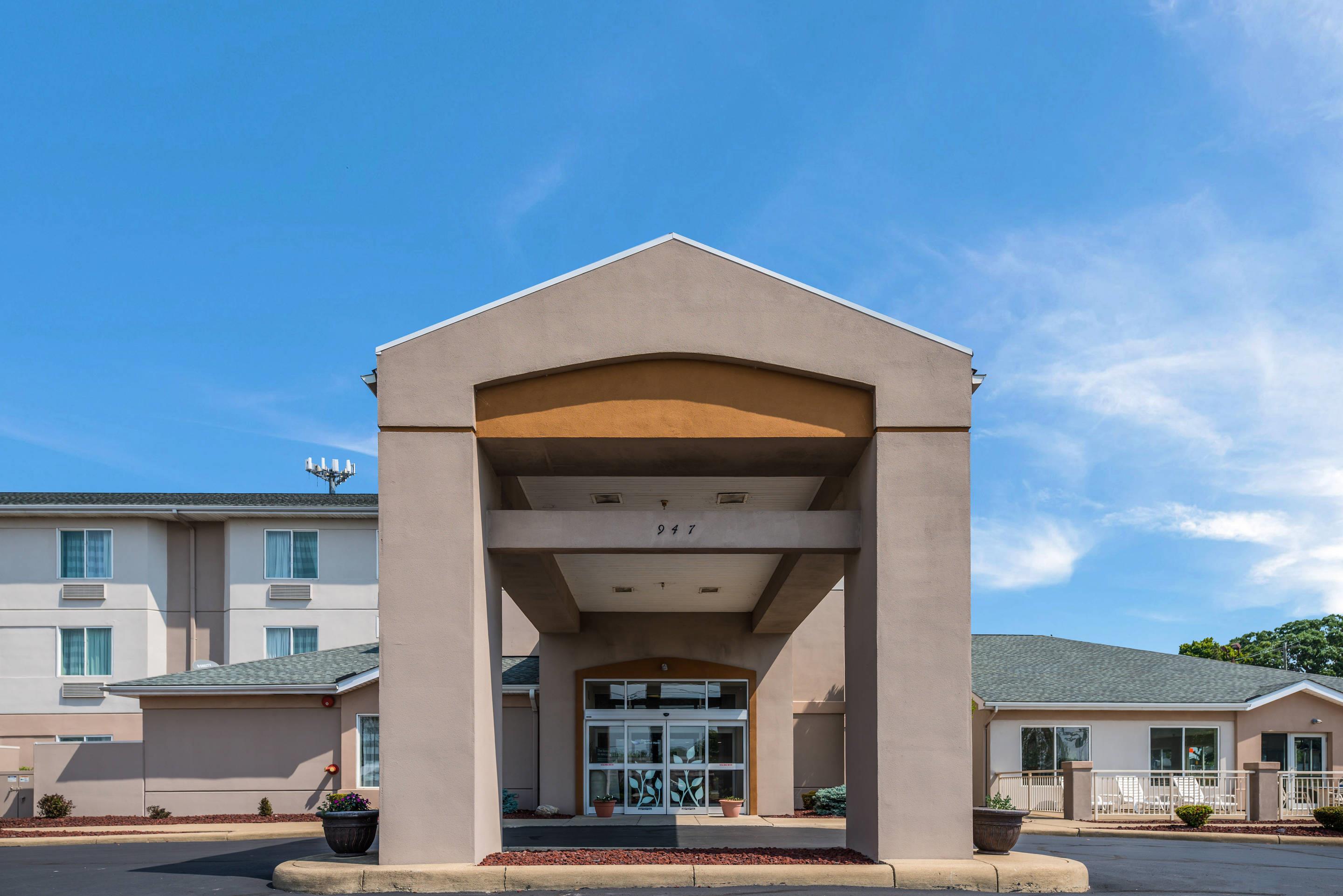 Hotel exterior | Sleep Inn & Suites Port Clinton