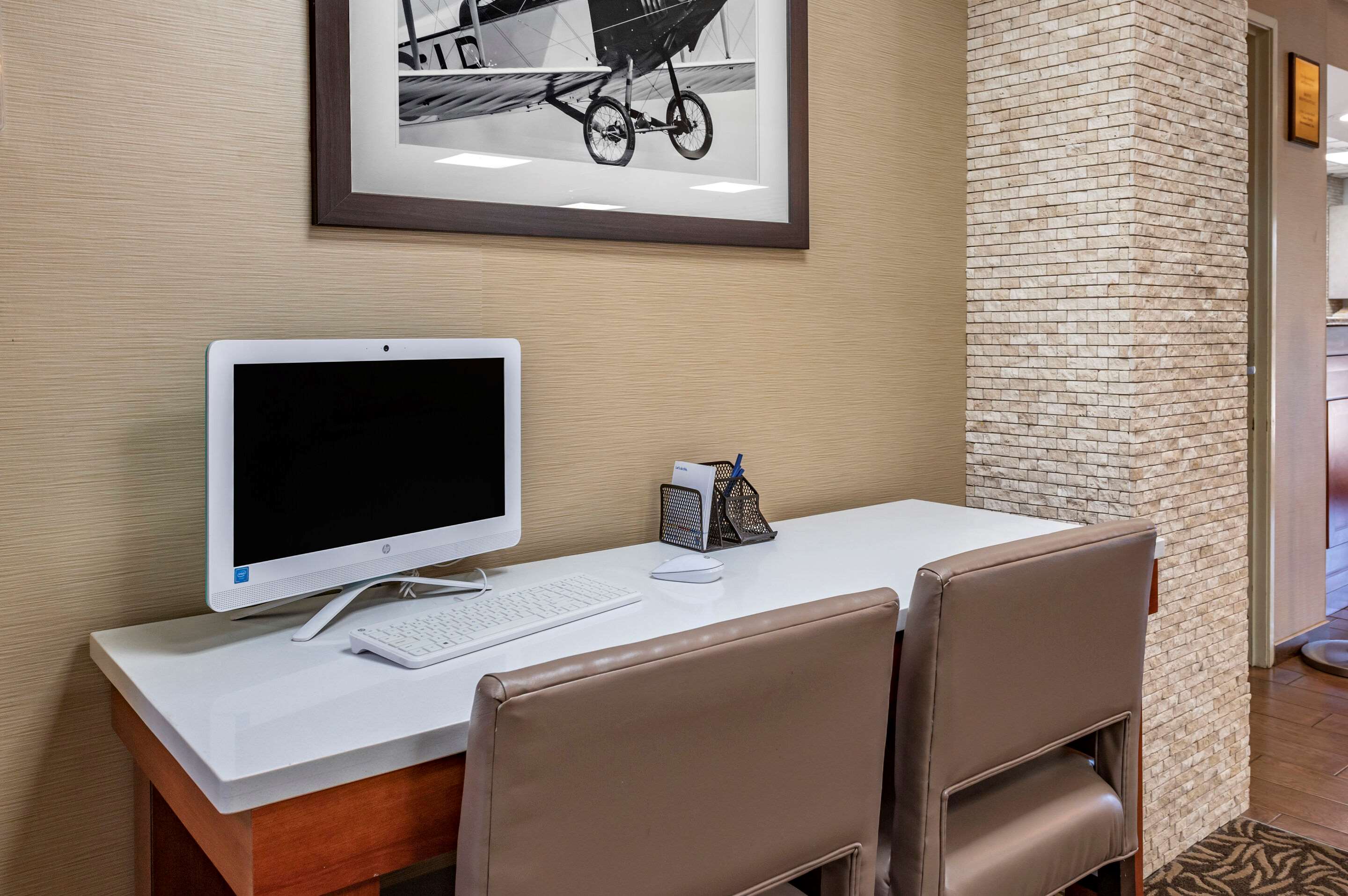 Business center | Comfort Inn & Suites Dayton
