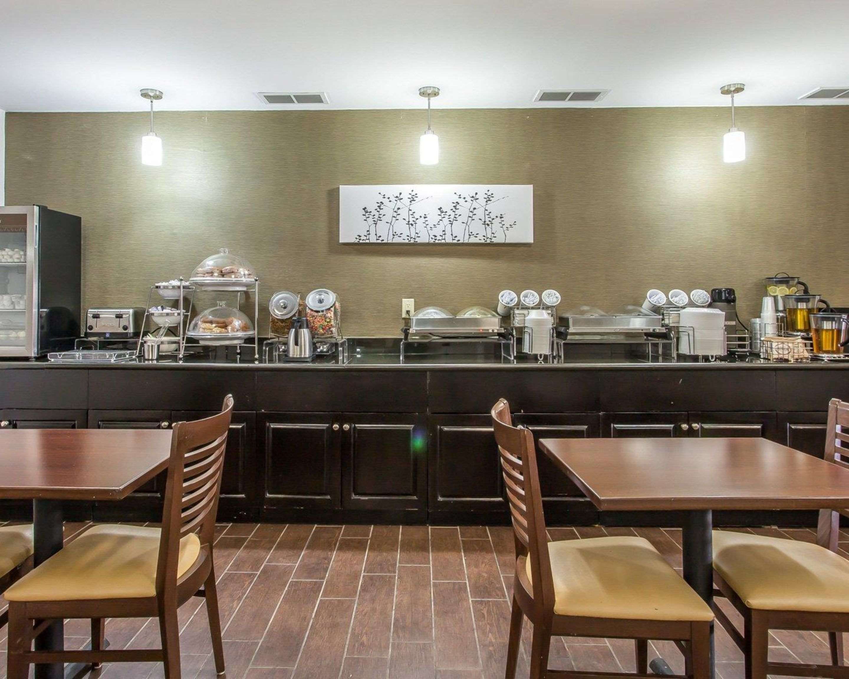 Free hot breakfast