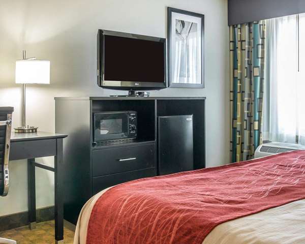  - Comfort Inn & Suites Maumee - I-80 & I-90, Exit 59