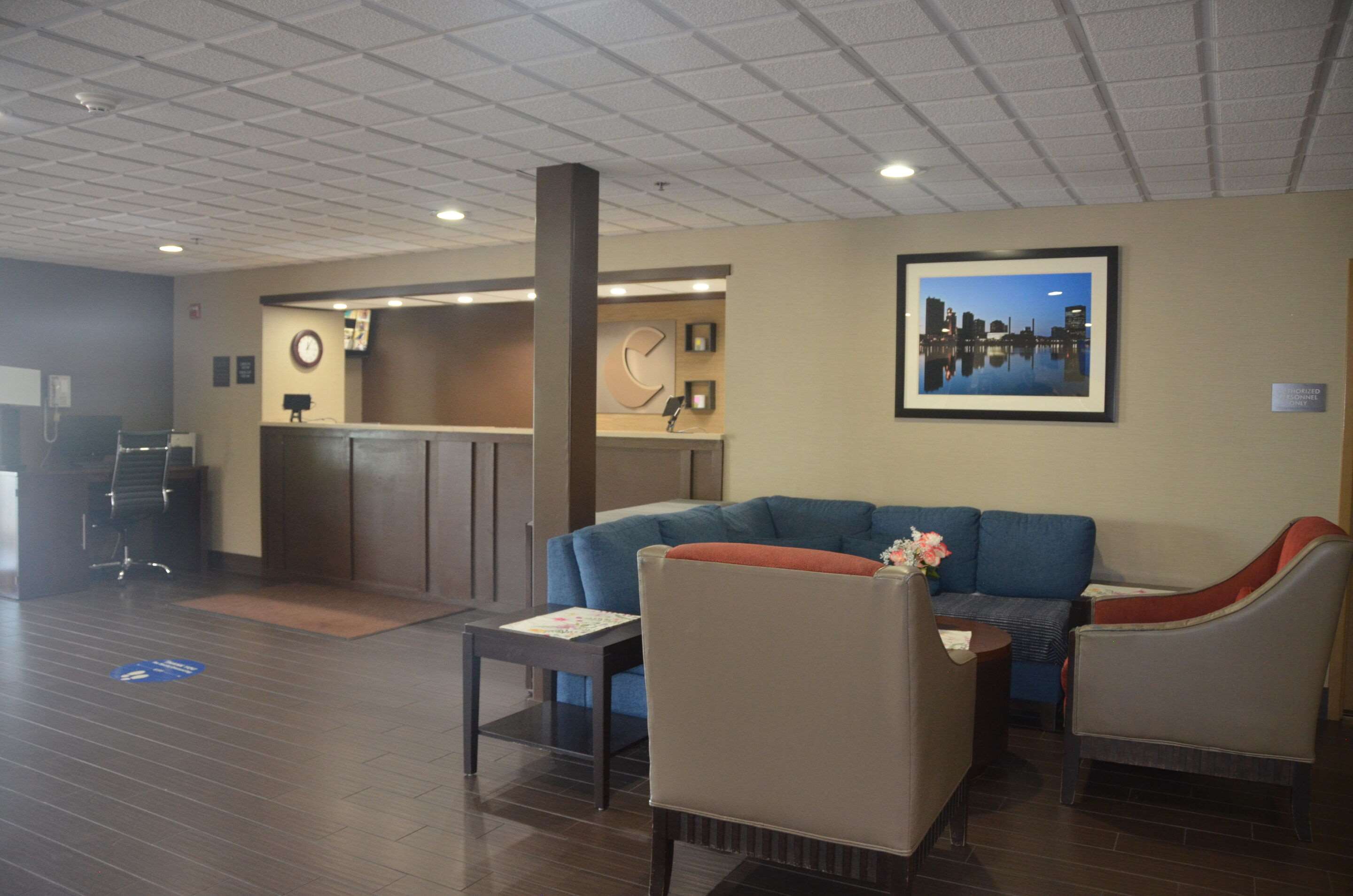 Lobby | Comfort Inn & Suites Maumee - Toledo (I80-90)
