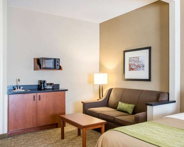 Suite - Comfort Inn & Suites West Chester - I-75, Exit 19