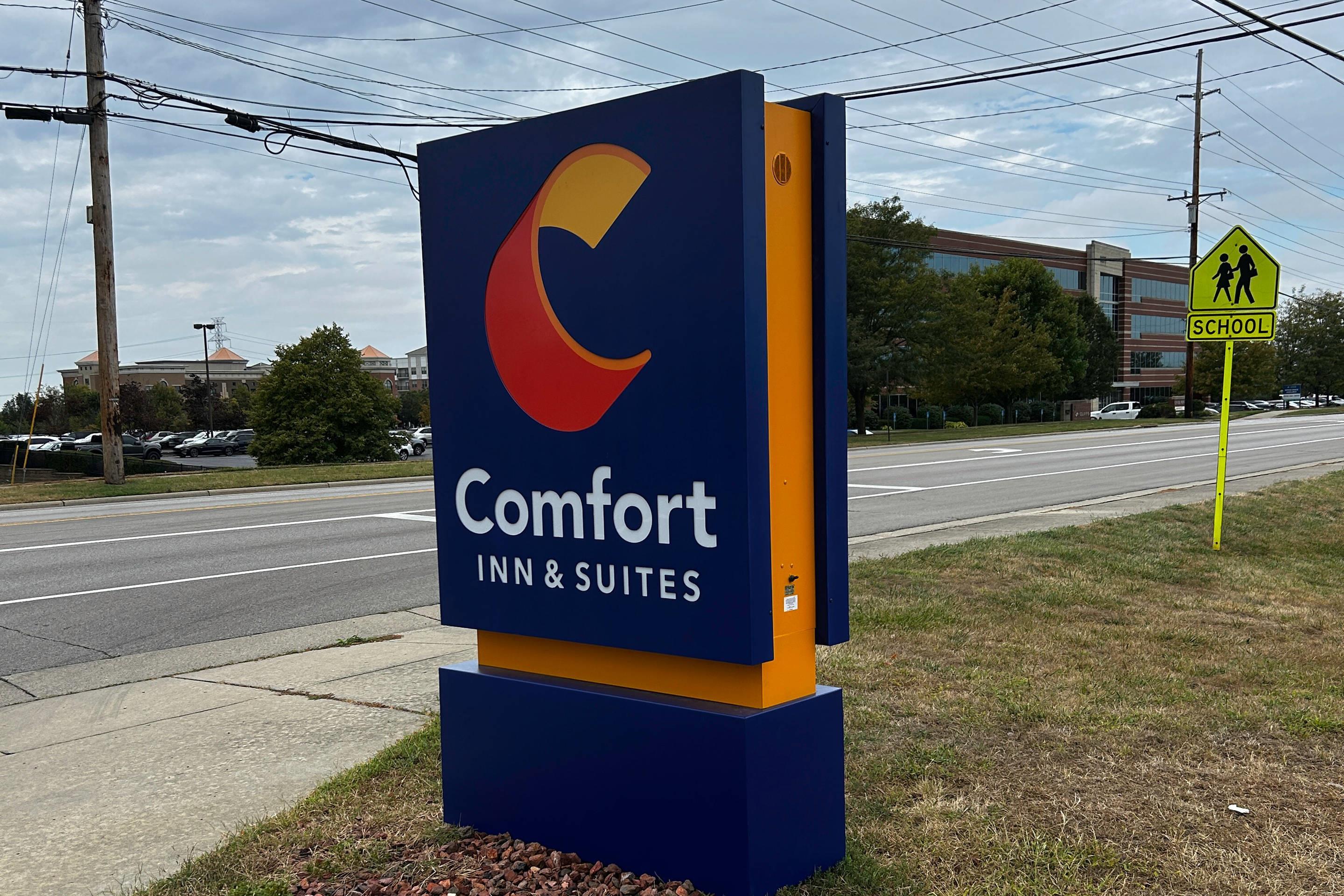 Hotel exterior | Comfort Inn & Suites West Chester - North Cincinnati