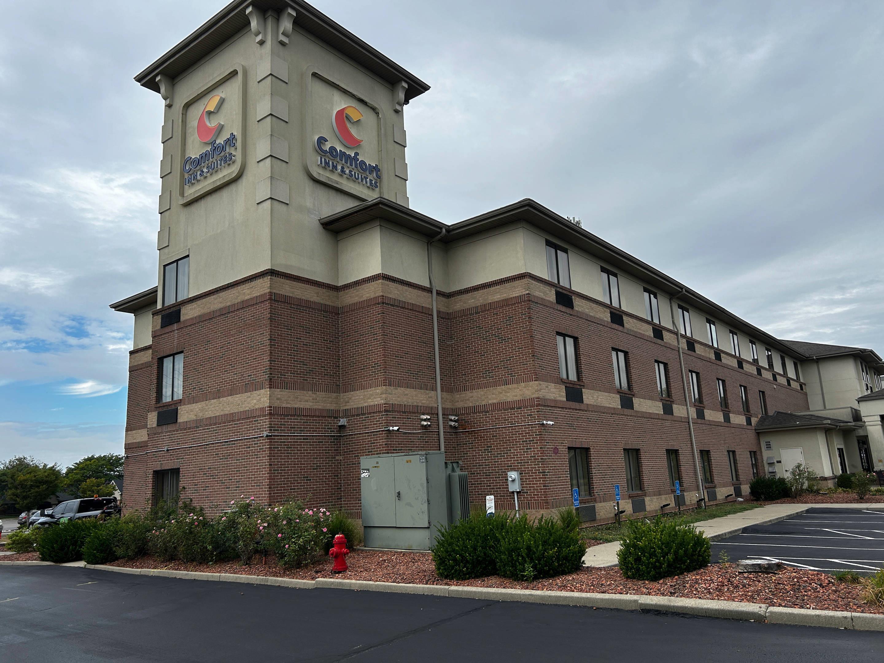 Hotel exterior | Comfort Inn & Suites West Chester - North Cincinnati
