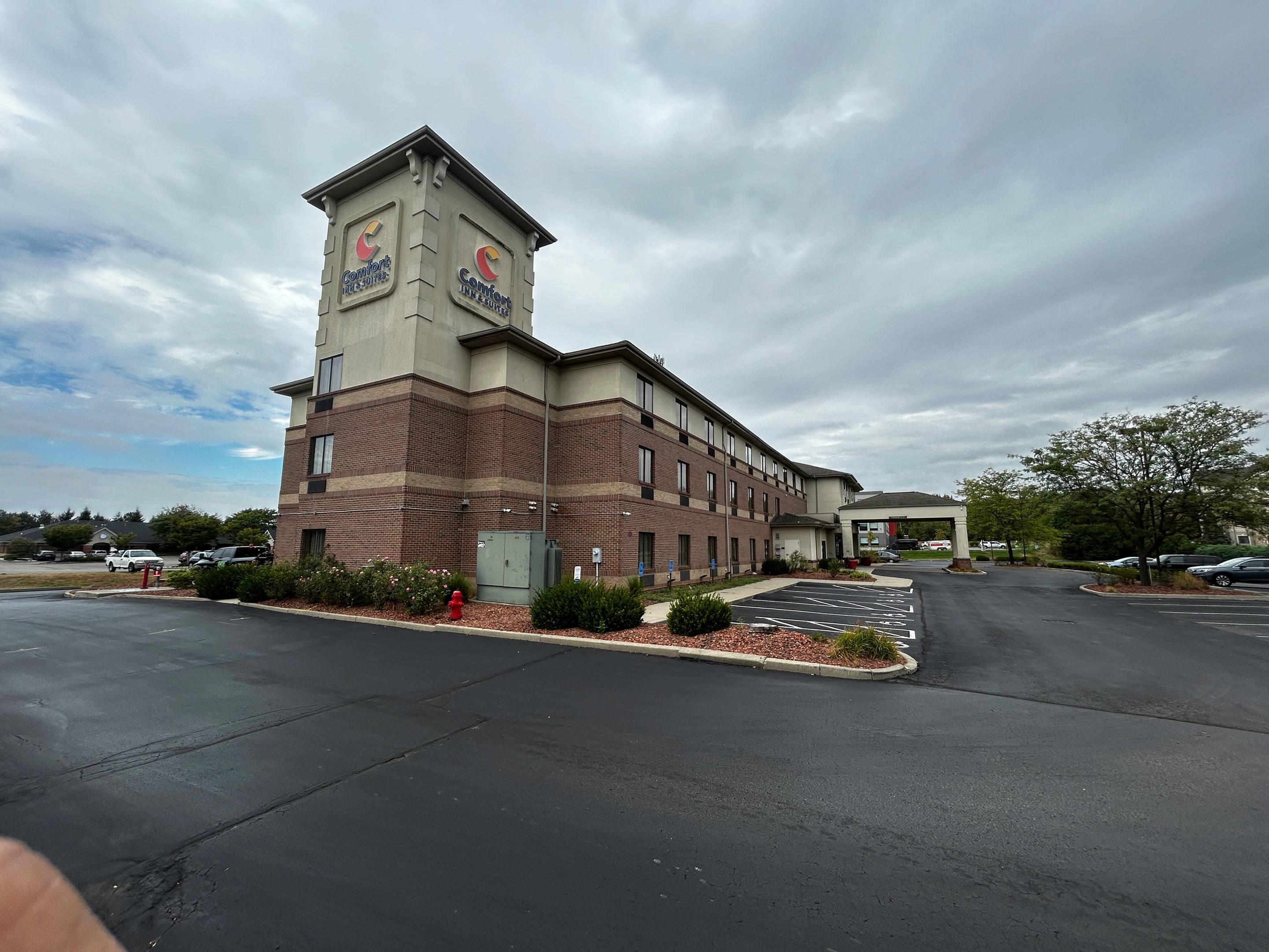 Hotel exterior | Comfort Inn & Suites West Chester - North Cincinnati