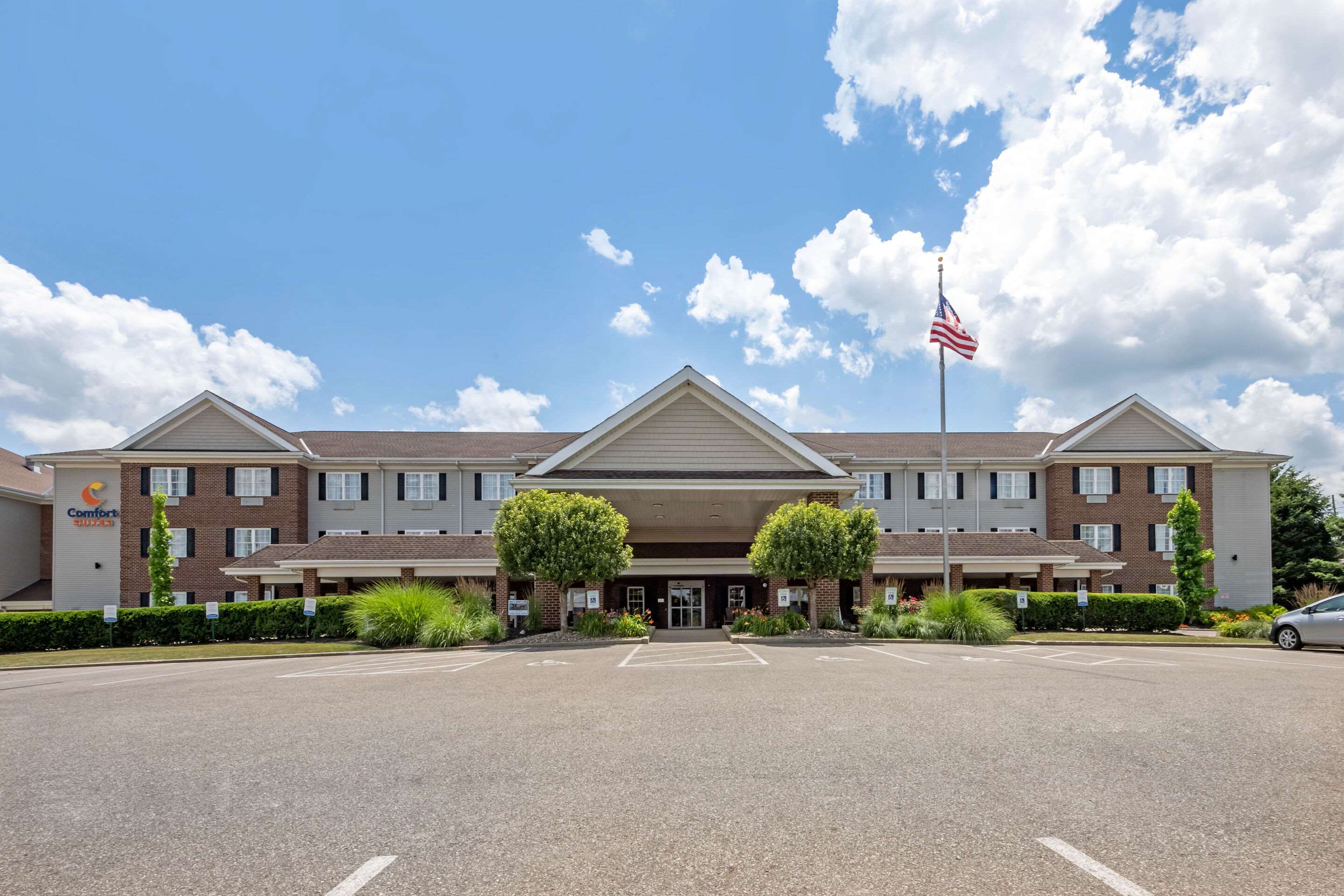 Hotel exterior | Comfort Suites Hotel and Conference Center