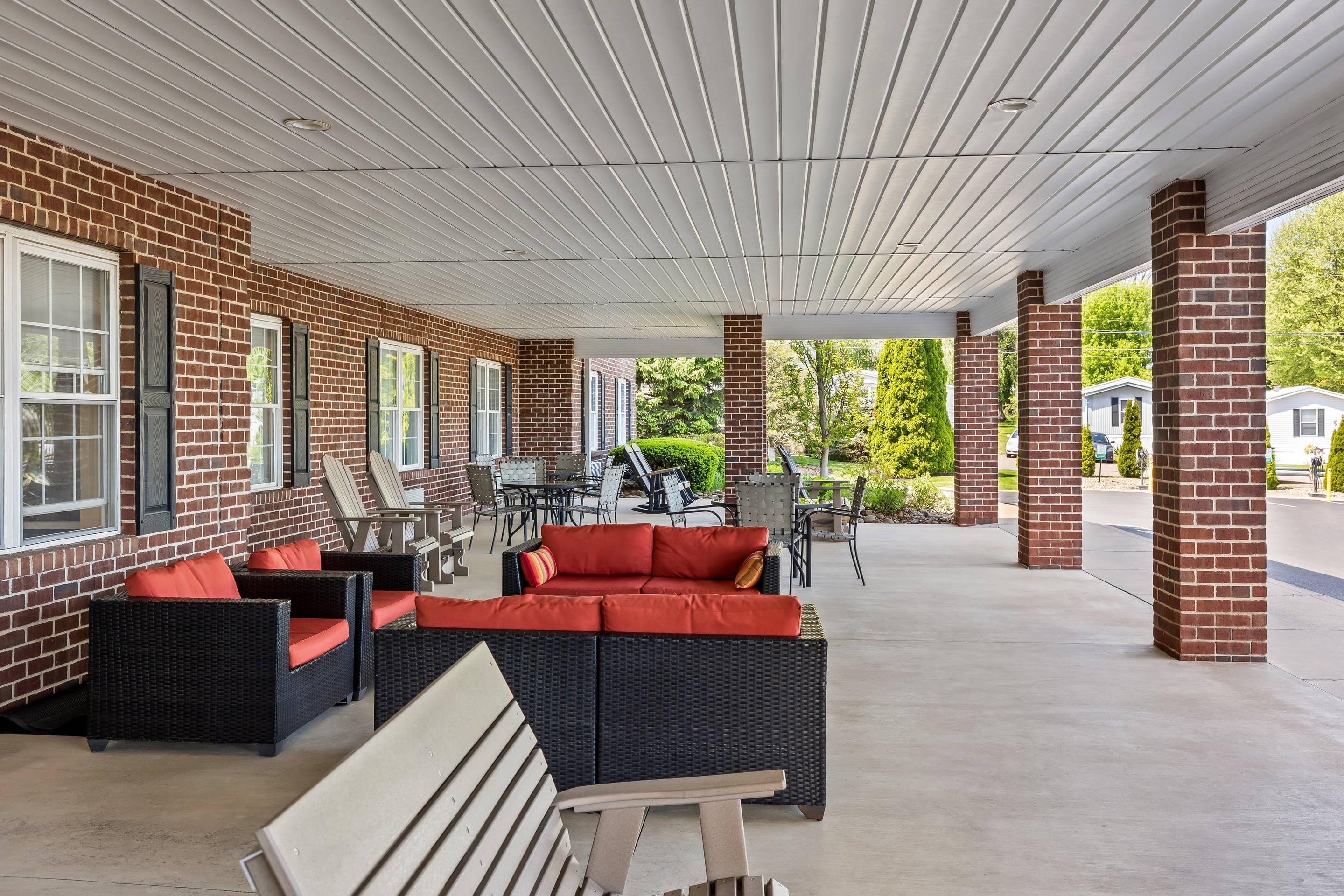 Hotel patio | Comfort Suites Hotel and Conference Center