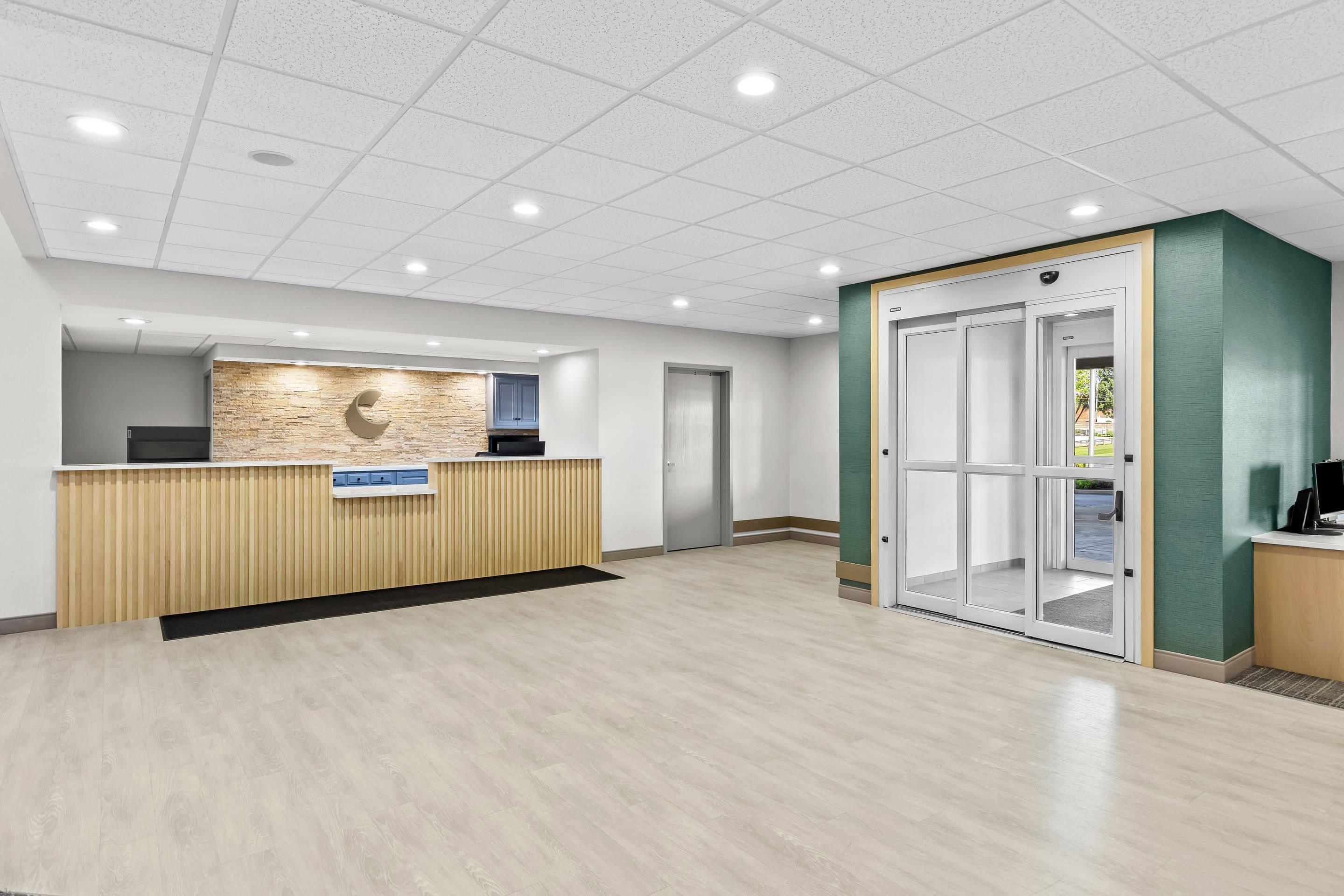 Hotel lobby | Comfort Suites Hotel and Conference Center