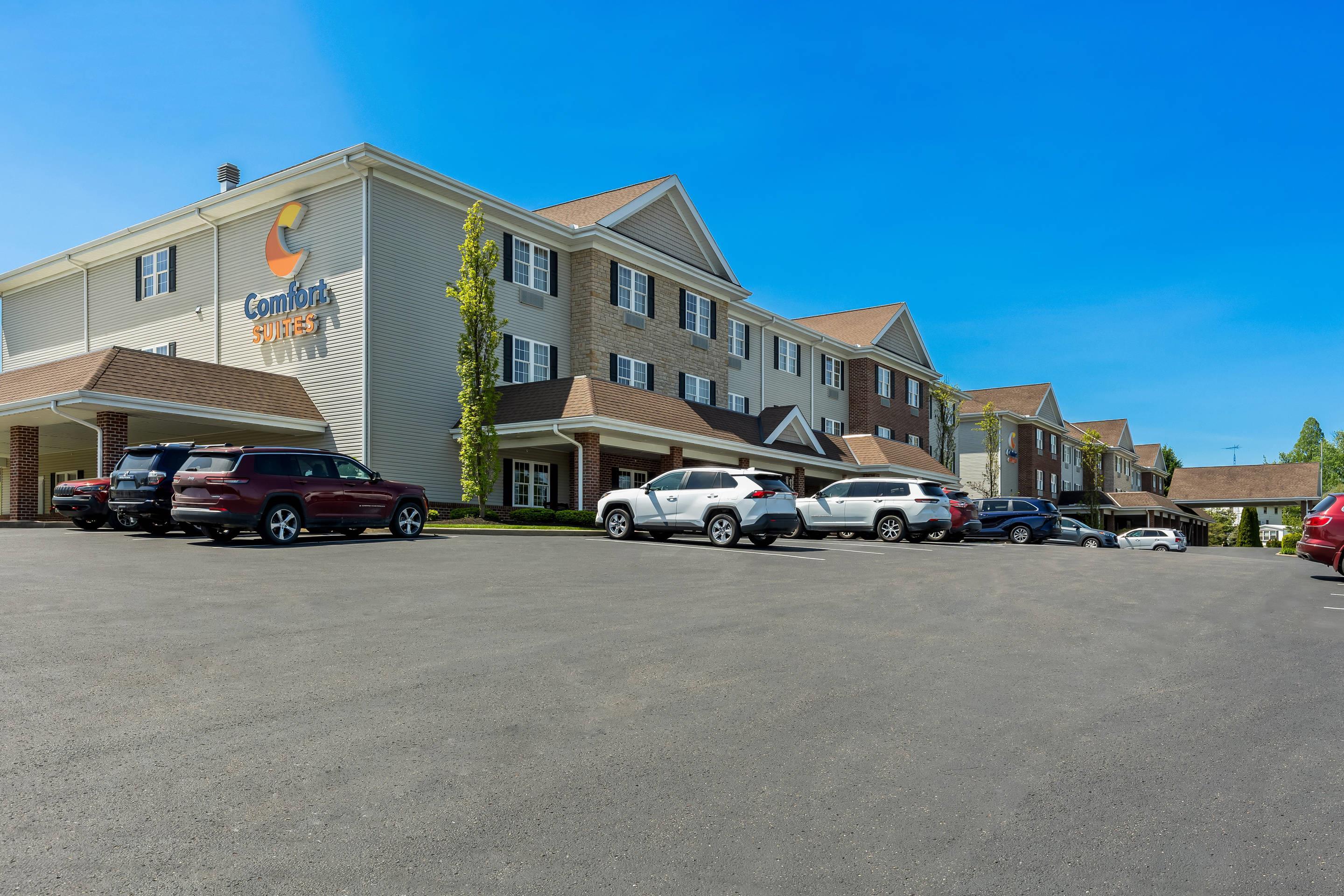 Hotel exterior | Comfort Suites Hotel and Conference Center