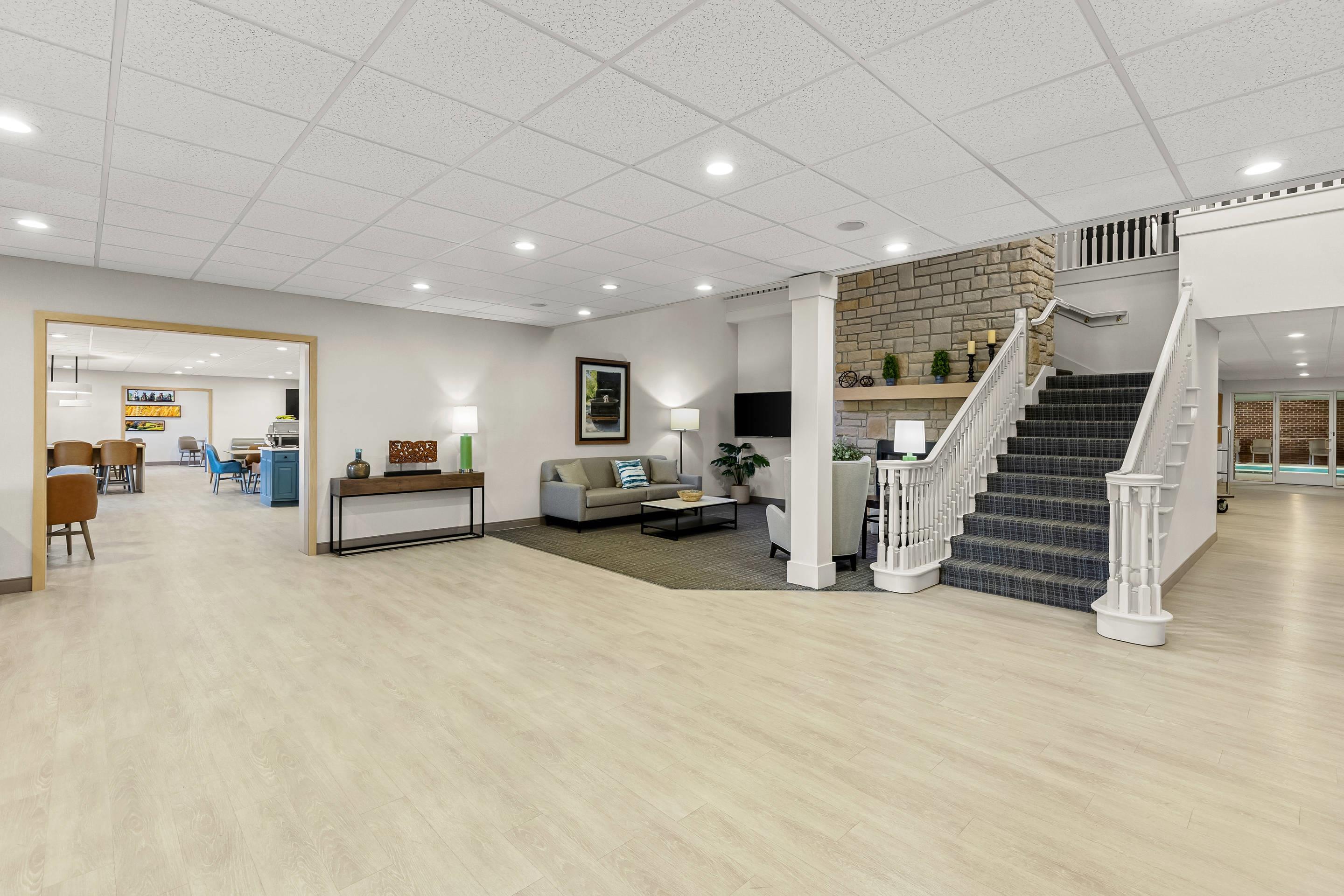 Hotel lobby | Comfort Suites Hotel and Conference Center