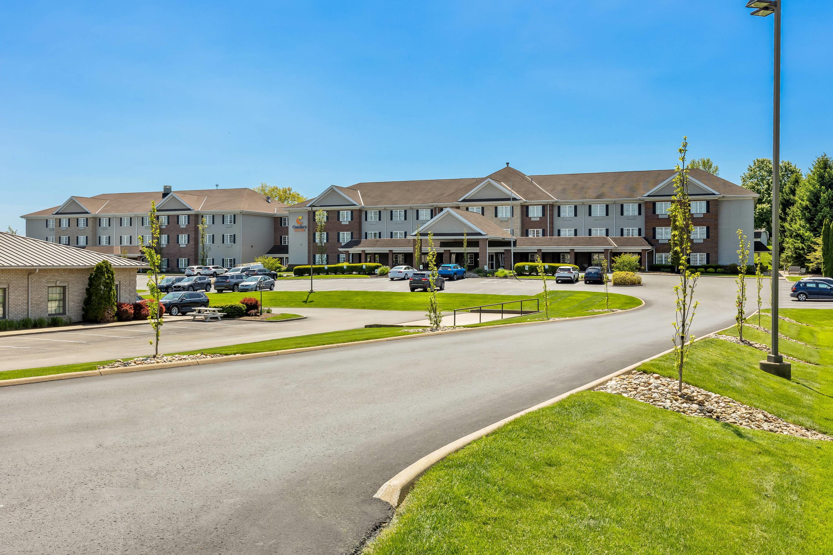 Hotel exterior | Comfort Suites Hotel and Conference Center