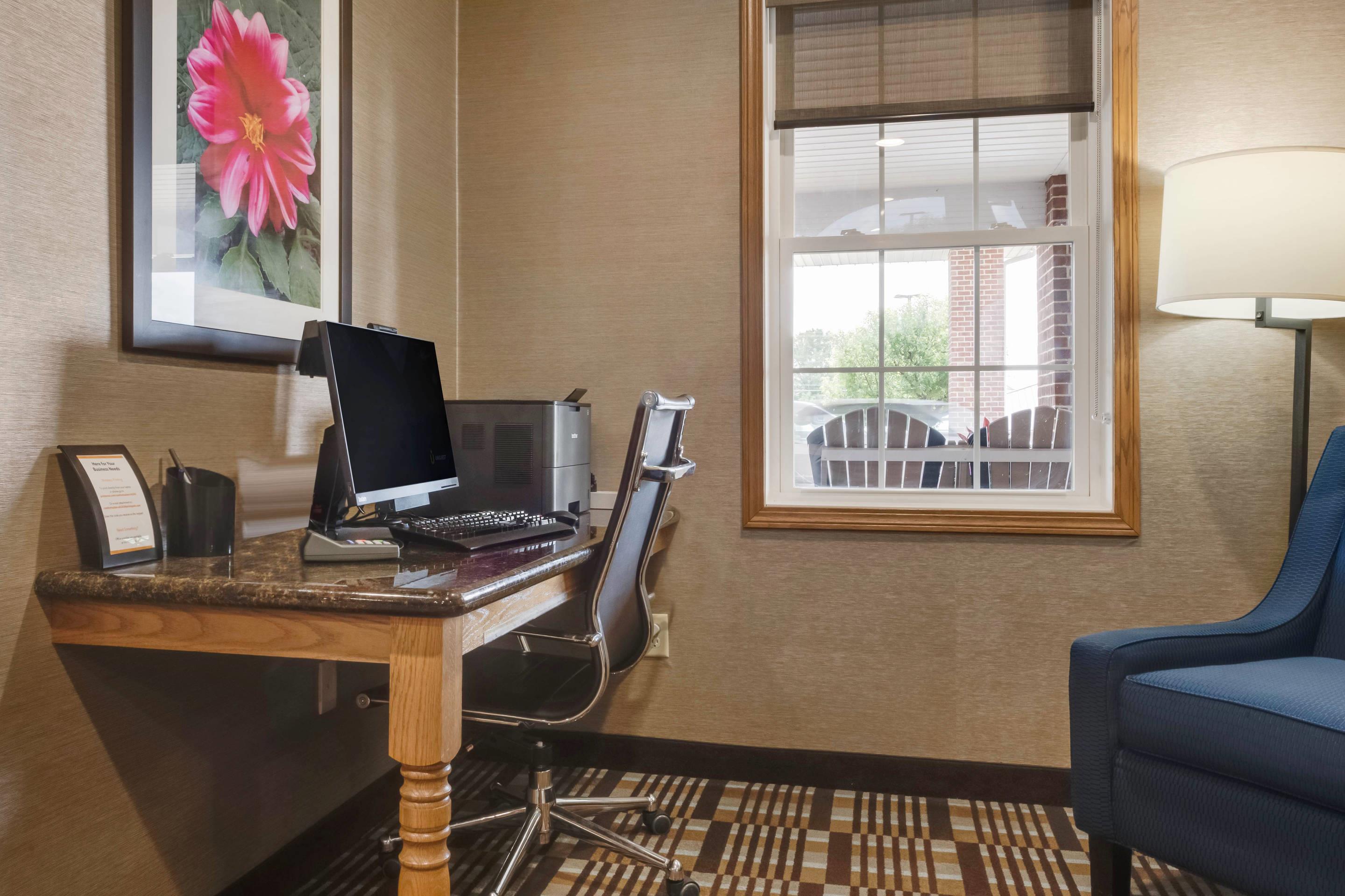 Business center | Comfort Suites Hotel and Conference Center