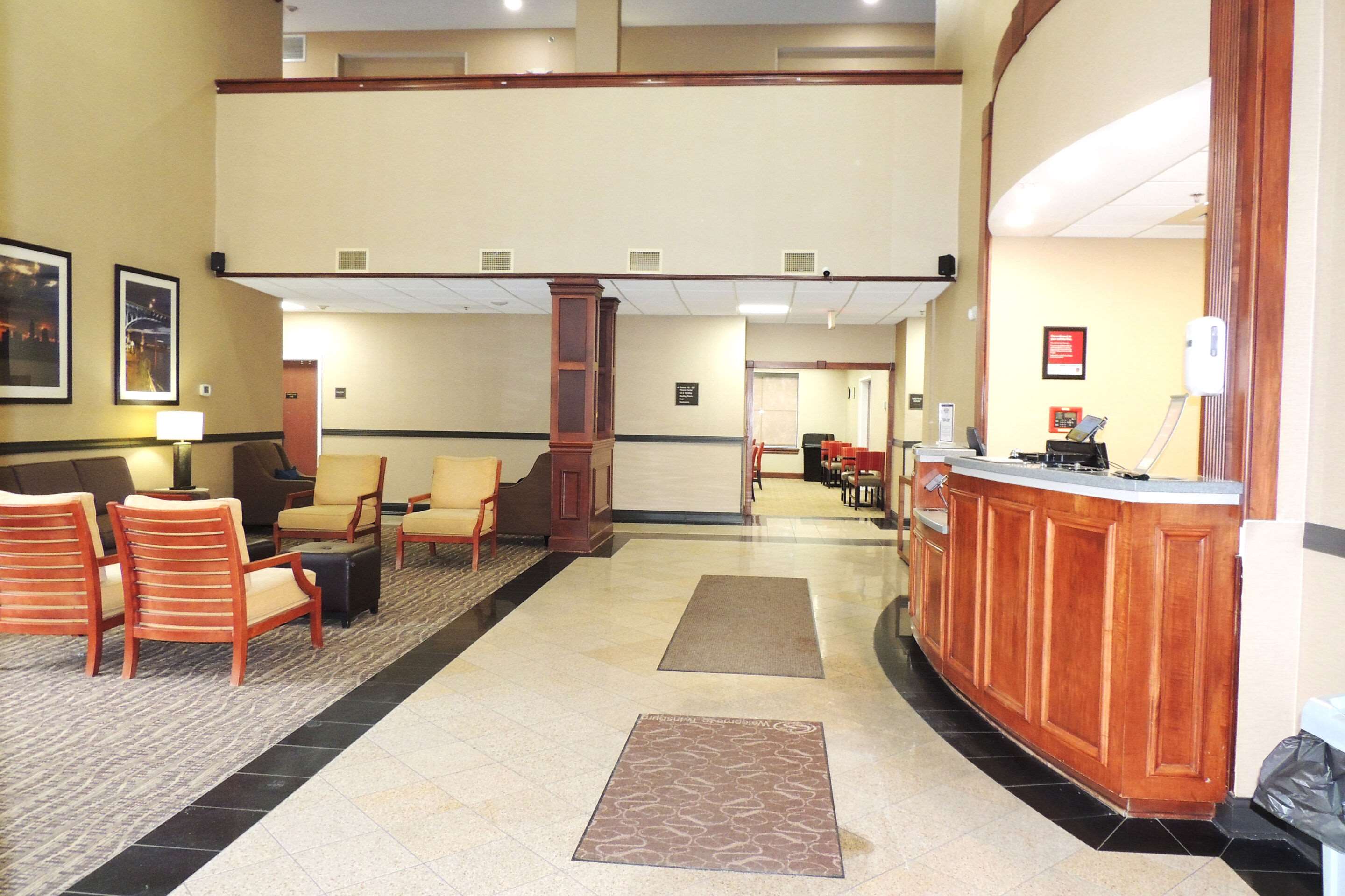 Hotel lobby | Comfort Suites Twinsburg