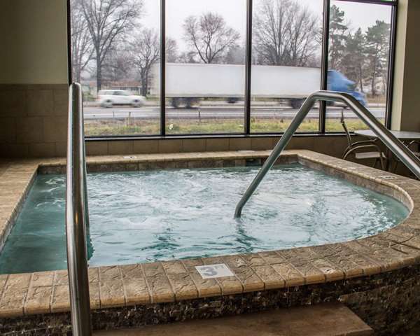 Pool - Comfort Inn & Suites Wadsworth - I-76, Exit 9