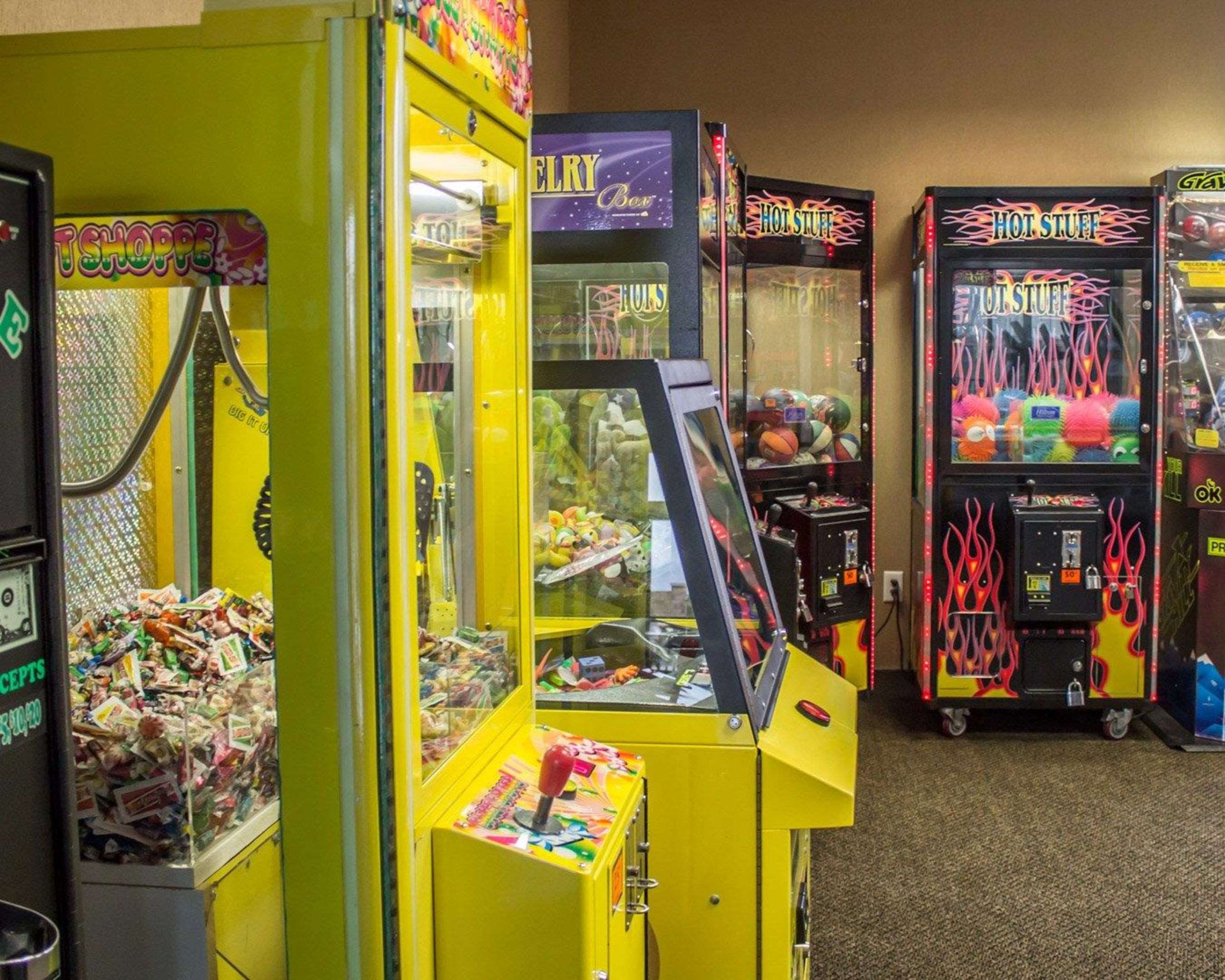 Game room | Comfort Inn & Suites