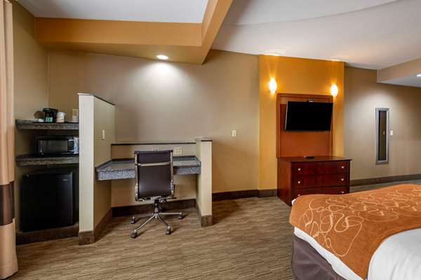 Suite - Comfort Suites Perrysburg - I-75, Exit 193