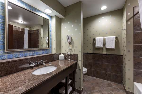  - Comfort Suites Perrysburg - I-75, Exit 193