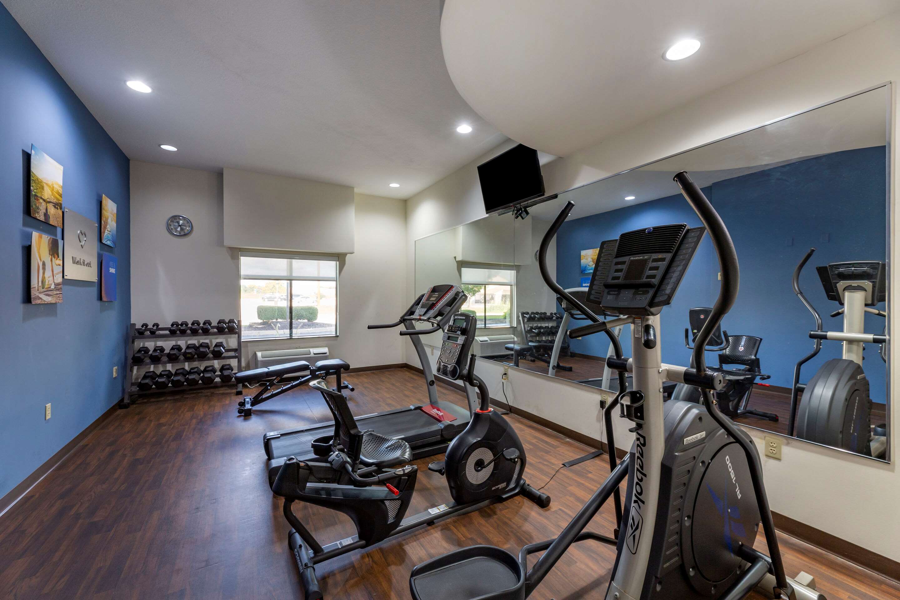 Exercise room with cardio equipment | Comfort Suites Perrysburg - Toledo South
