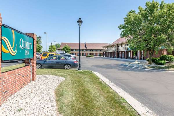 Exterior view - Quality Inn Findlay - I-75, Exit 159