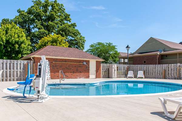 Pool - Quality Inn Findlay - I-75, Exit 159