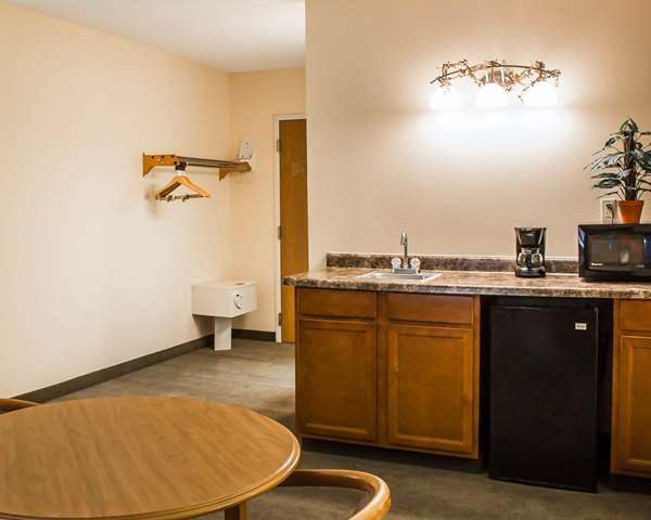 Suite - Quality Inn & Suites Conference Center Bellville - I-71, Exit 165