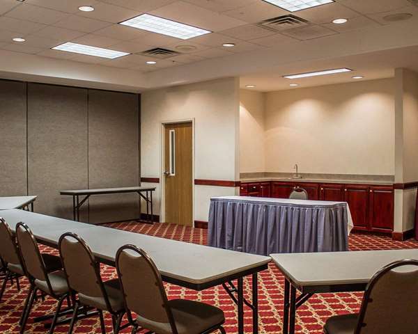  - Quality Inn & Suites Conference Center Bellville - I-71, Exit 165