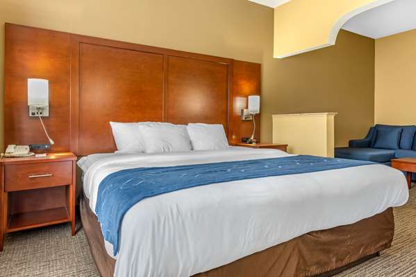  - Comfort Suites Findlay - I-75, Exit 161