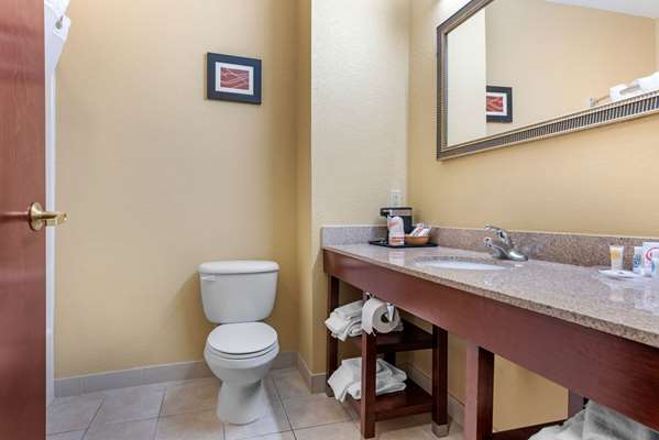  - Comfort Suites Findlay - I-75, Exit 161