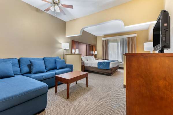  - Comfort Suites Findlay - I-75, Exit 161