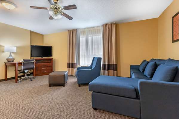  - Comfort Suites Findlay - I-75, Exit 161