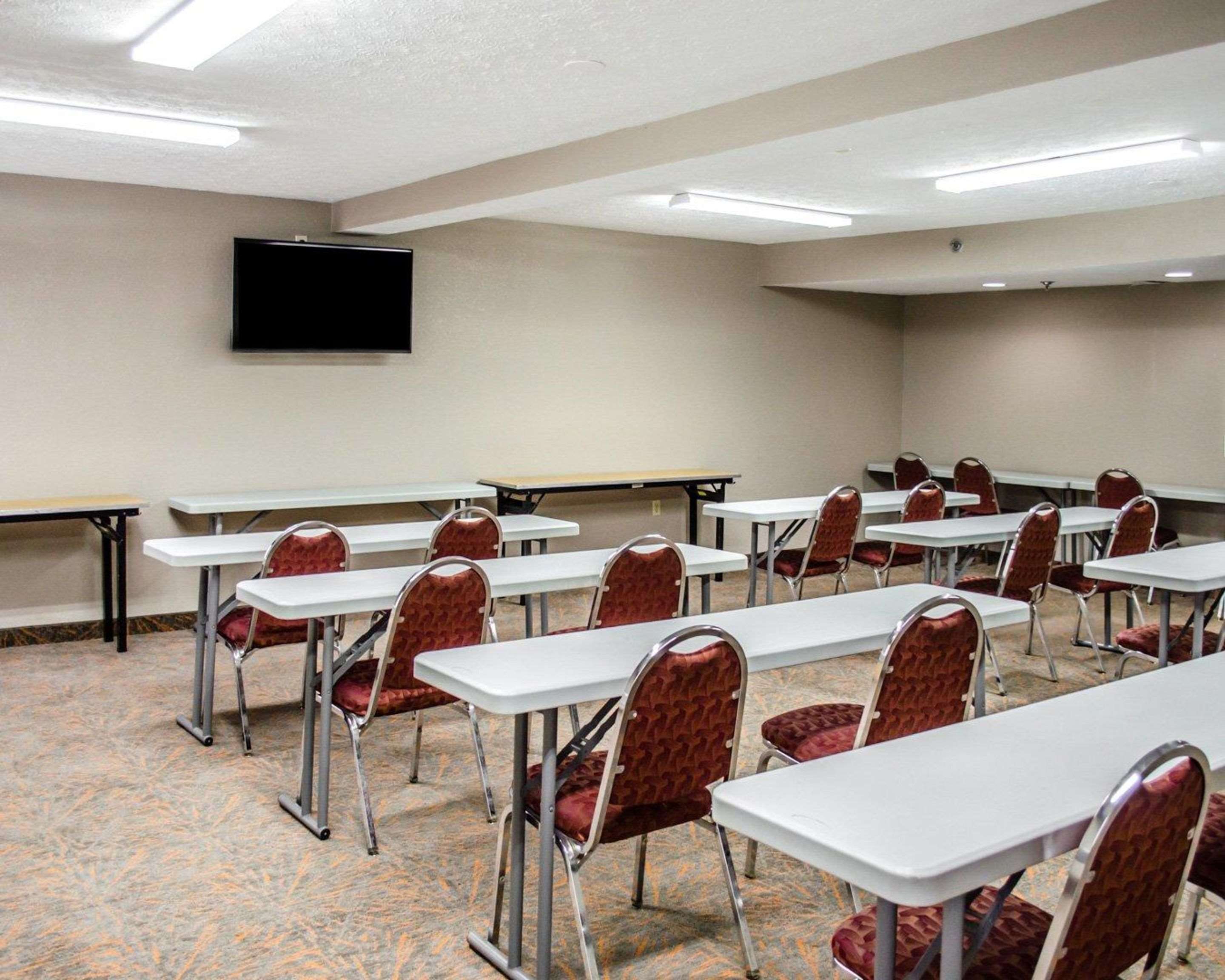Meeting room | Quality Inn & Suites Medina - Akron West