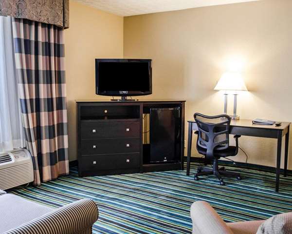  - Quality Inn & Suites Medina - I-71, Exit 218