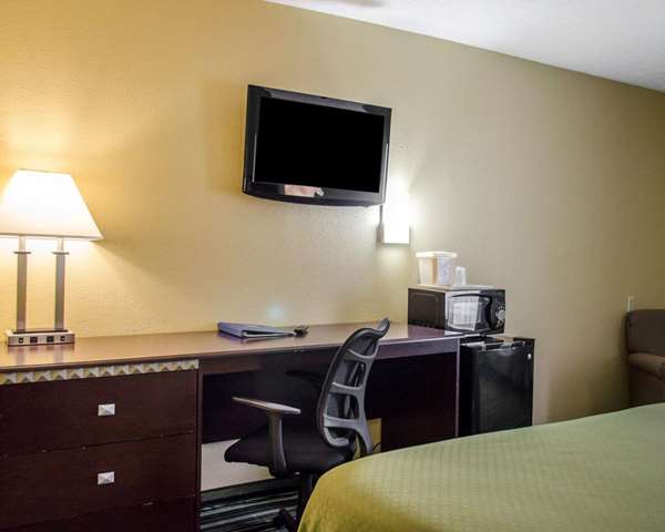  - Quality Inn & Suites Medina - I-71, Exit 218