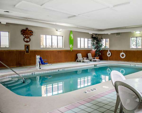 Pool - Quality Inn & Suites Medina - I-71, Exit 218