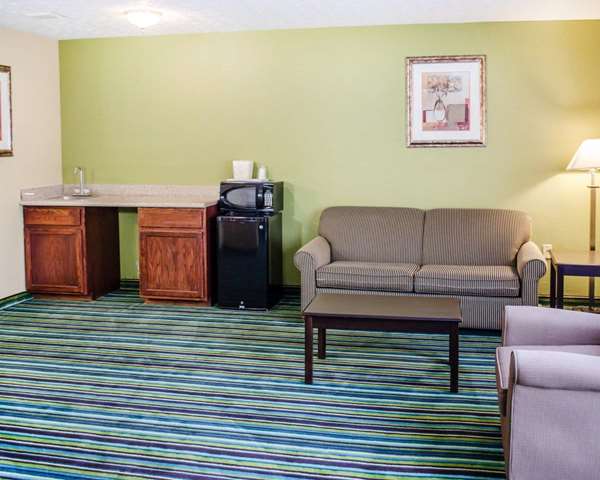 Suite - Quality Inn & Suites Medina - I-71, Exit 218
