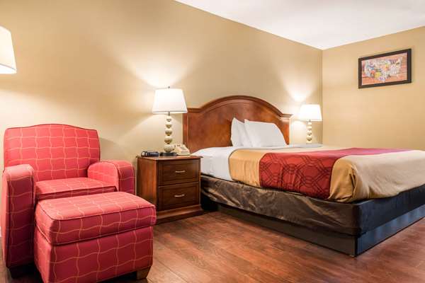  - Econo Lodge Airport Holland - I-475, Exit 8