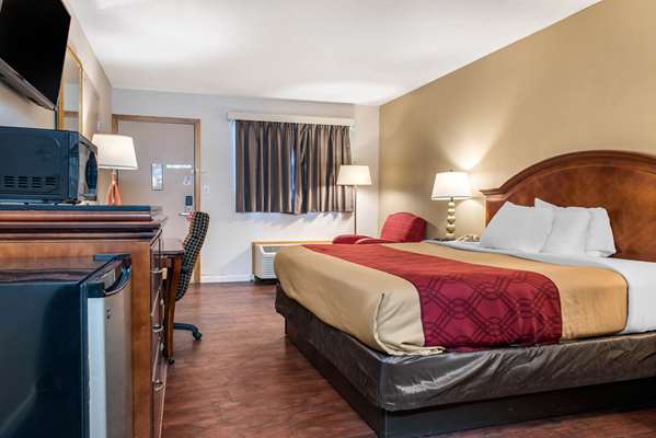  - Econo Lodge Airport Holland - I-475, Exit 8